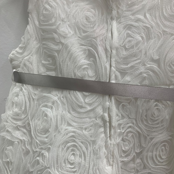 Dress - Picture 4 of 6